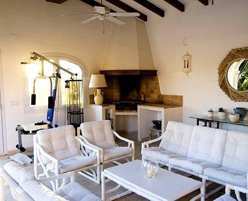 Недвижимость Валерия Леонтьева: как характер артиста отражается в интерьерах его дома Недвижимость Валерия Леонтьева: как характер артиста отражается в интерьерах его дома