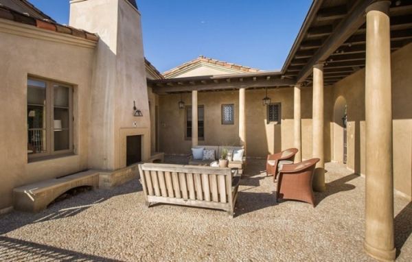 Дом Леди Гаги в Малибу: как живет эпатажная поп-дива Дом Леди Гаги в Малибу: как живет эпатажная поп-дива