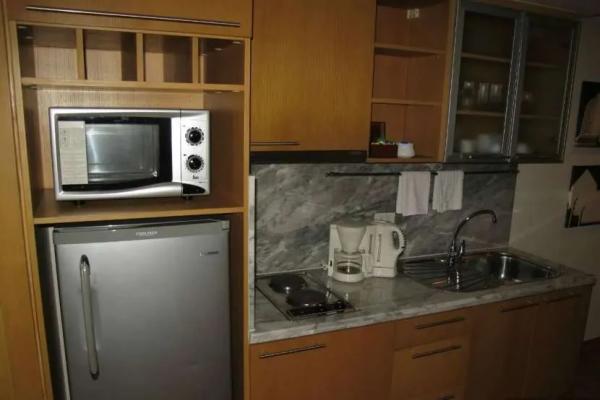 Установка холодильника рядом с газовой плитой: можно ли и как грамотно это реализовать Установка холодильника рядом с газовой плитой: можно ли и как грамотно это реализовать