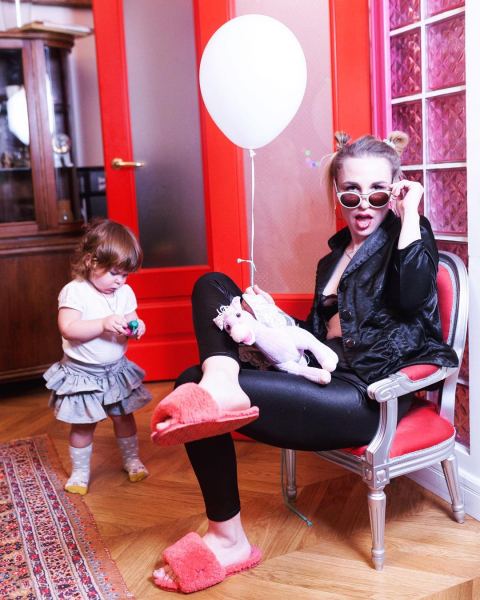 Квартира Валерии Гай Германики: среда обитания создательницы «Школы» Квартира Валерии Гай Германики: среда обитания создательницы «Школы»