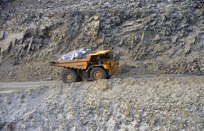 ЦБ предписал приостановить торги акциями ЮГК на фоне иска Генпрокуратуры к мажоритарию ЦБ предписал приостановить торги акциями ЮГК на фоне иска Генпрокуратуры к мажоритарию