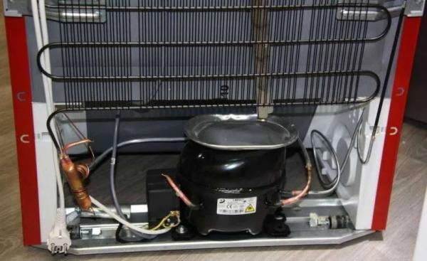 Установка холодильника рядом с газовой плитой: можно ли и как грамотно это реализовать Установка холодильника рядом с газовой плитой: можно ли и как грамотно это реализовать