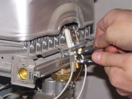 Газовая колонка зажигается и тухнет: почему колонка гаснет и как это исправить