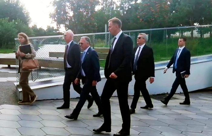 Путин принимает в Кремле Уиткоффа