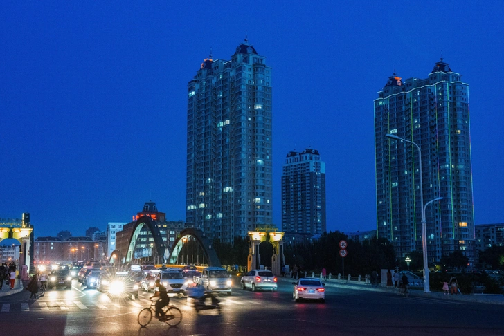 «Было сложно и страшно». Россиянка рассказала, почему передумала жить в Китае с маленькой дочкой