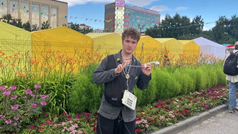 Граждане и подданные. Как россияне относятся к блокировке звонков WhatsApp и Telegram