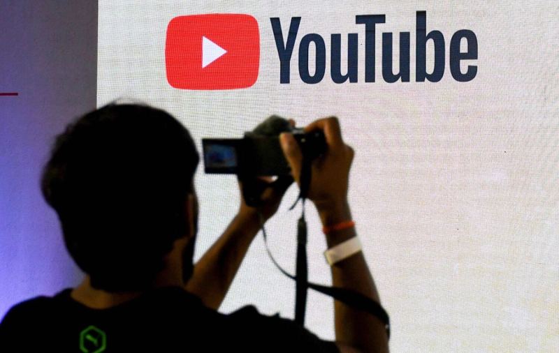 Граждане и подданные. Как россияне относятся к блокировке звонков WhatsApp и Telegram