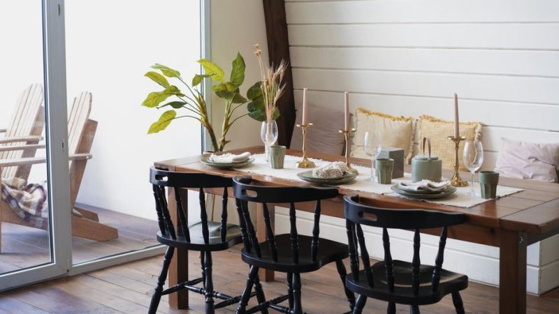 Посадочные места за обеденным столом