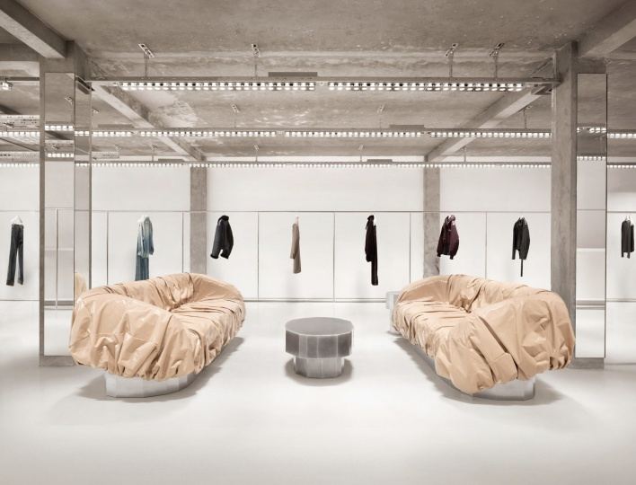 Acne Studios открыли штаб-квартиру внутри парижского таунхауса