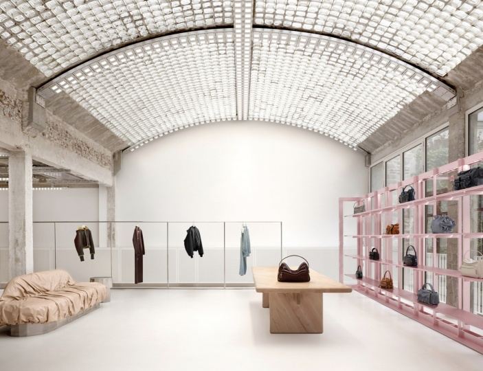 Acne Studios открыли штаб-квартиру внутри парижского таунхауса