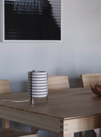 Akasaki & Vanhuyse сделали лампу из старых поручней