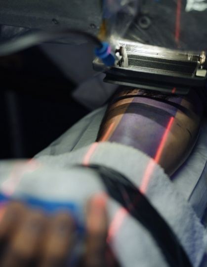 Американский стартап разработал тату-машинку на основе ИИ