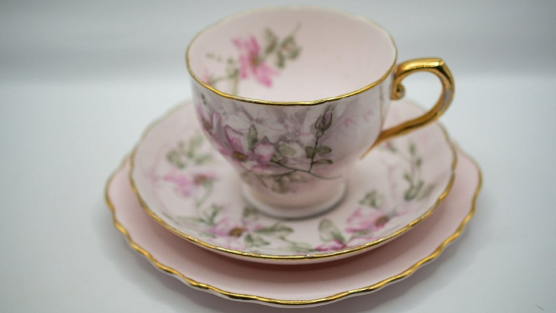 Чайный сервиз, найденный в старом доме