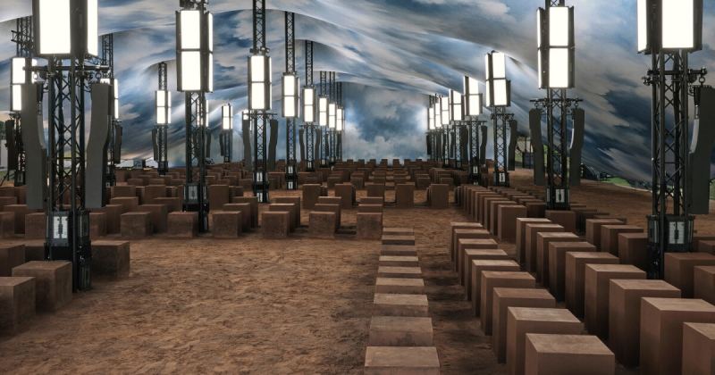 Диалог неба и земли на показе Burberry