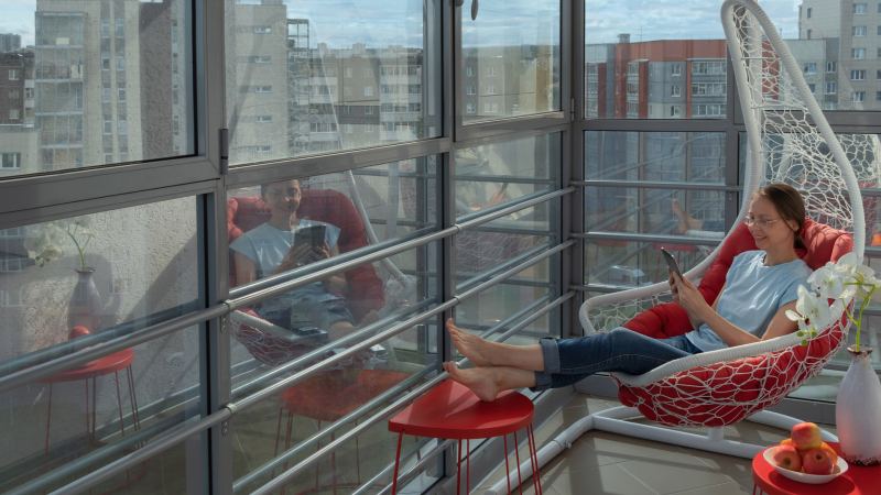 Как обустроить зону отдыха на балконе: пошаговая инструкция