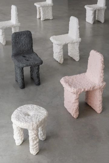 Макс Лэмб сделал мебель из керамики в коллаборации с 1882 Ltd