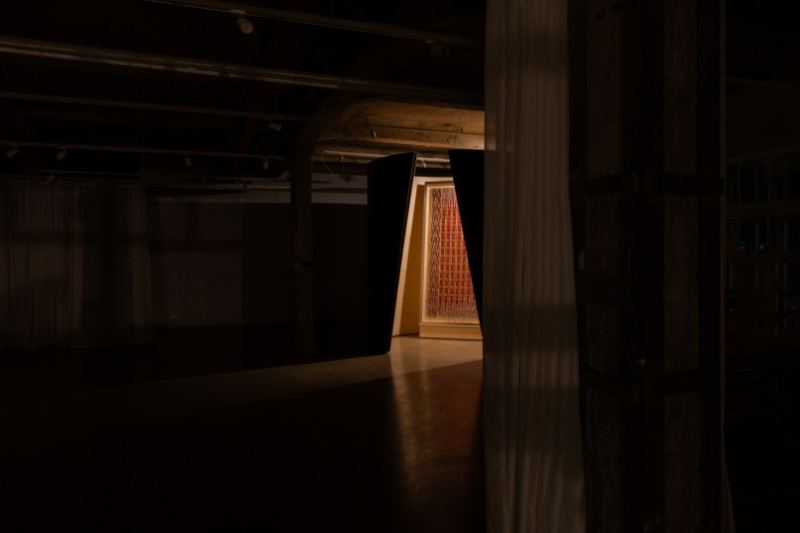 Студия MakeVibe изготовила конструкцию для показа канаватной фаты XIX века