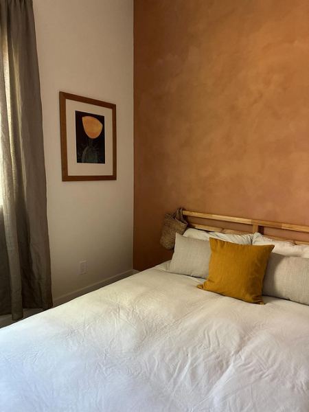 Жидкие обои в интерьере: плюсы и минусы, советы по применению (57 фото)