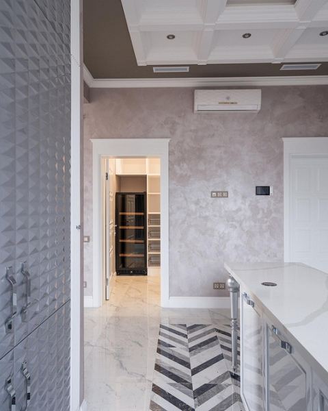 Жидкие обои в интерьере: плюсы и минусы, советы по применению (57 фото)